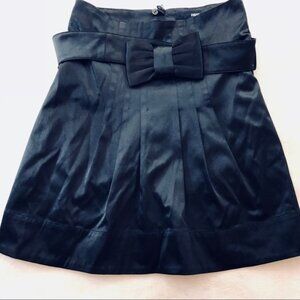 H&M Very Cute Black Skirt w/ Bow Sz 2